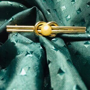 Vintage Gold Bar Brooch with Pearl